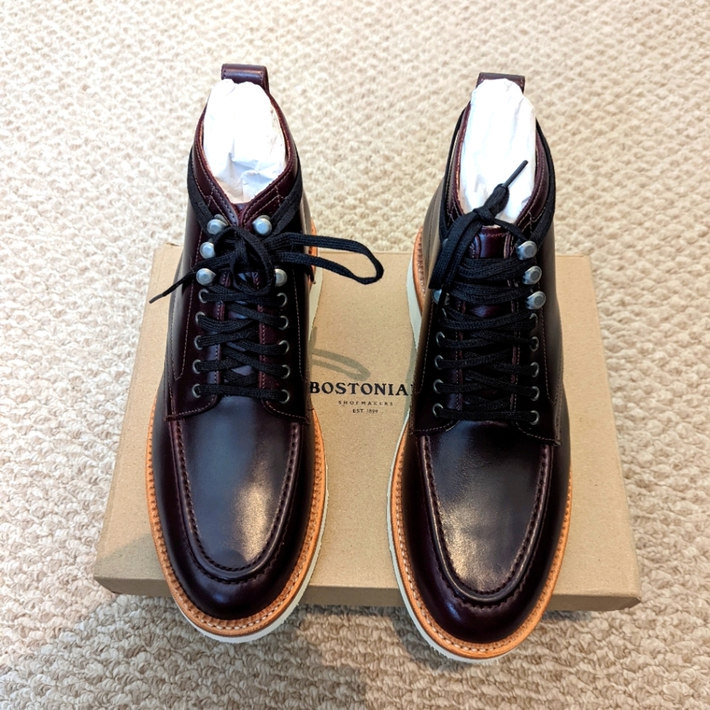 6" Moc toe boots in burgundy